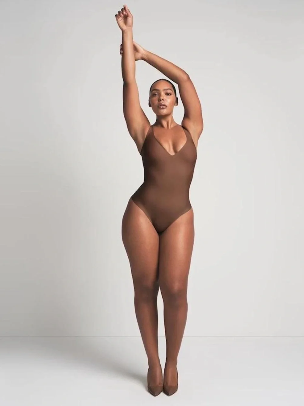 SKIMS BODY CORE SCULPT PLUNGE THONG BODYSUIT in Jasper Size S Small New WT $98